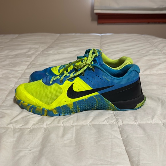 Nike Kids Blue and Lime Green Sneakers - Picture 2 of 4